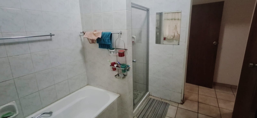 3 Bedroom Property for Sale in La Hoff North West